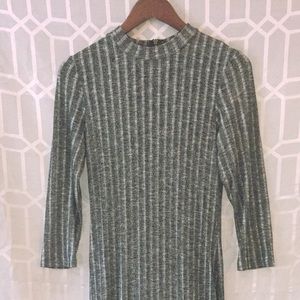 Grey mock turtleneck 3/4 sleeves dress